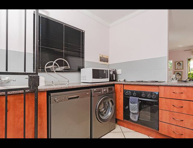 2 BEDROOM TOWNHOUSE FOR SALE IN HALFWAY GARDENS